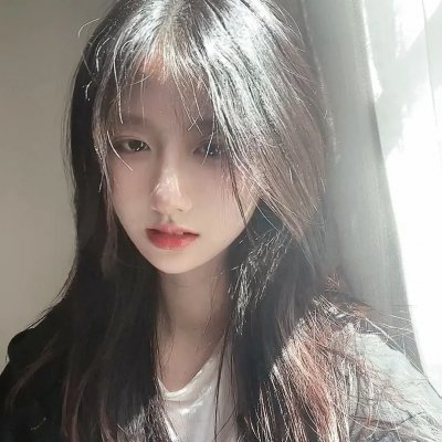 罗炜茜 海报
